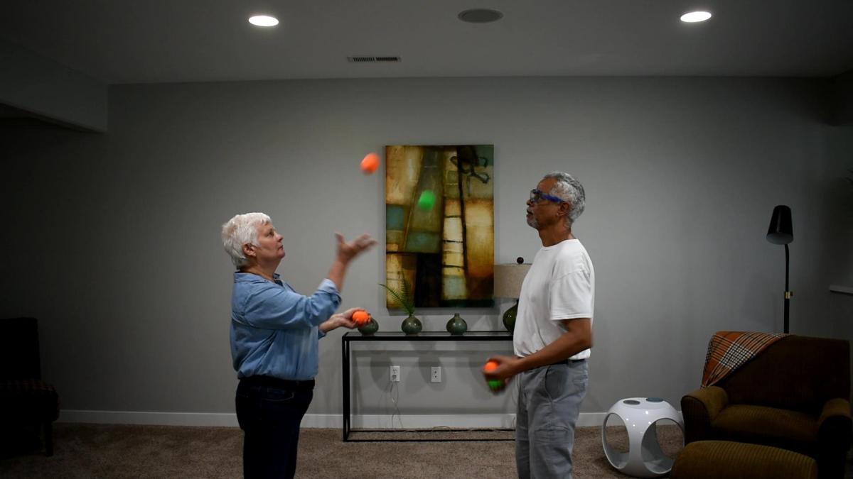 Two Person 5 Ball Passing Jitterbugging&nbsp;Juggling!