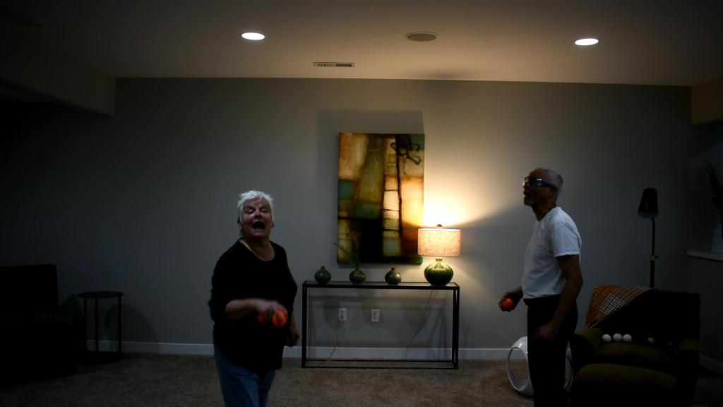 Sena and Jim Do Two Person Juggling Again!