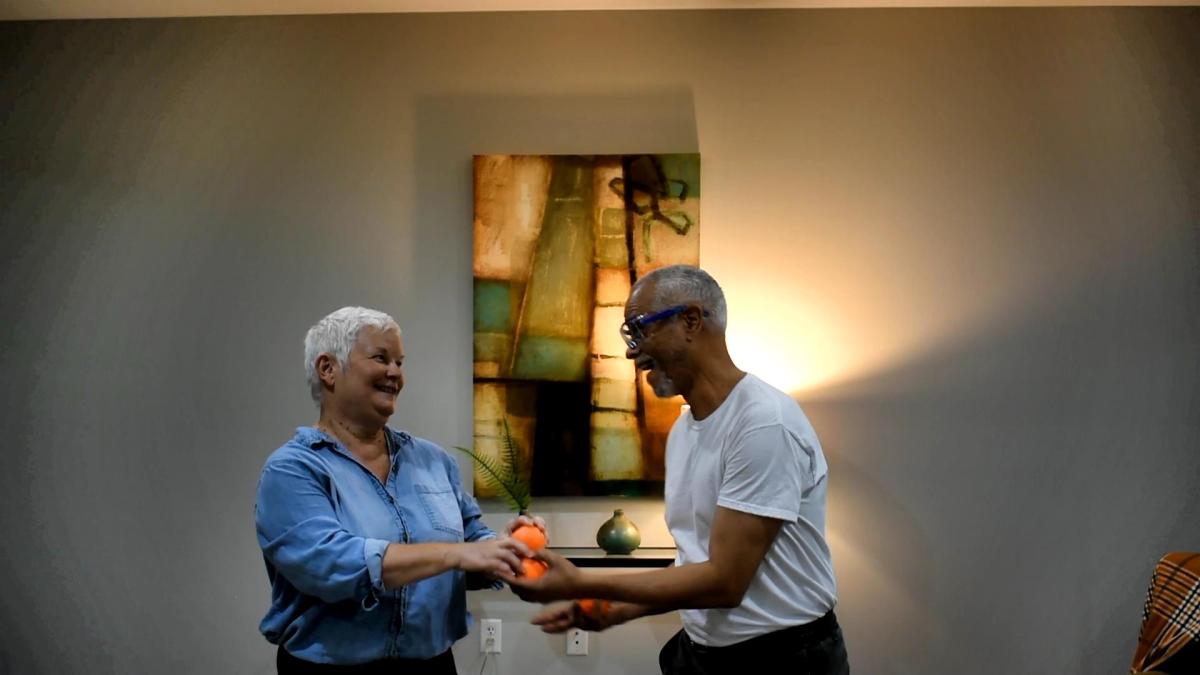 Side By Side Steal&nbsp;Juggle