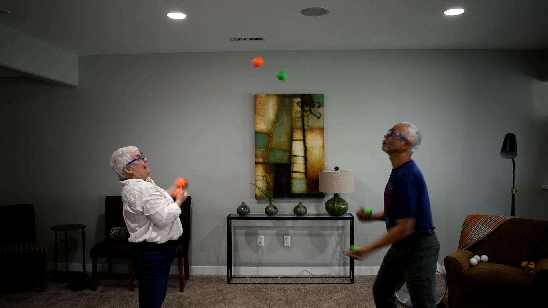 2 Person 6 Ball Pass Juggle