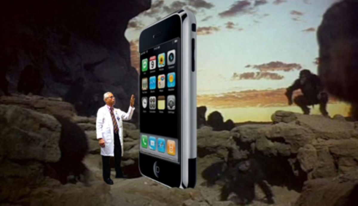 Sena Hates Her New&nbsp;Smartphone!